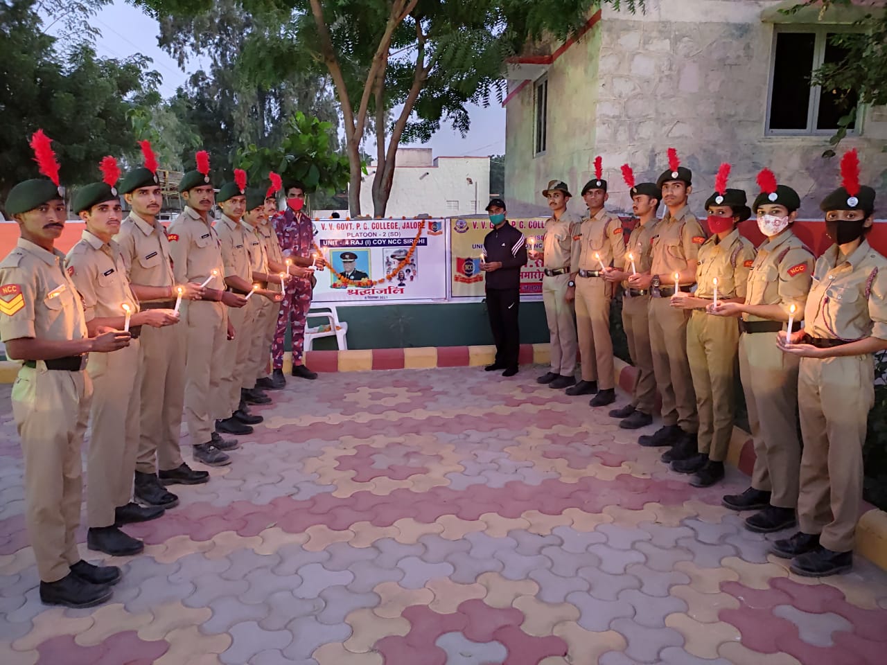 NCC Cadets Pays Tribute to Gen Bipin Rawat and other personnel of the Armed Forces 